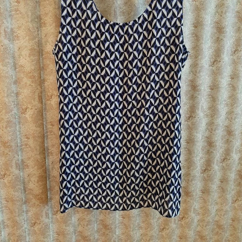Black/blue/white geometric print tank size Med - Picture 5 of 6